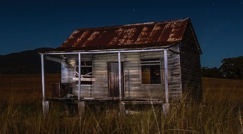 Utterly Abandoned Dwellings - A new series of utterly desolate homes on the blog of romance author, Lis'Anne Harris. 